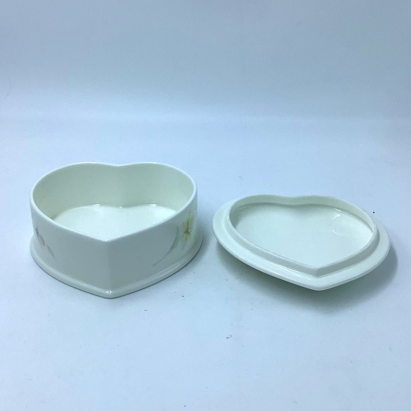 Mikasa Pastel Garden Heart Shaped Trinket Box - Picture 7 of 9